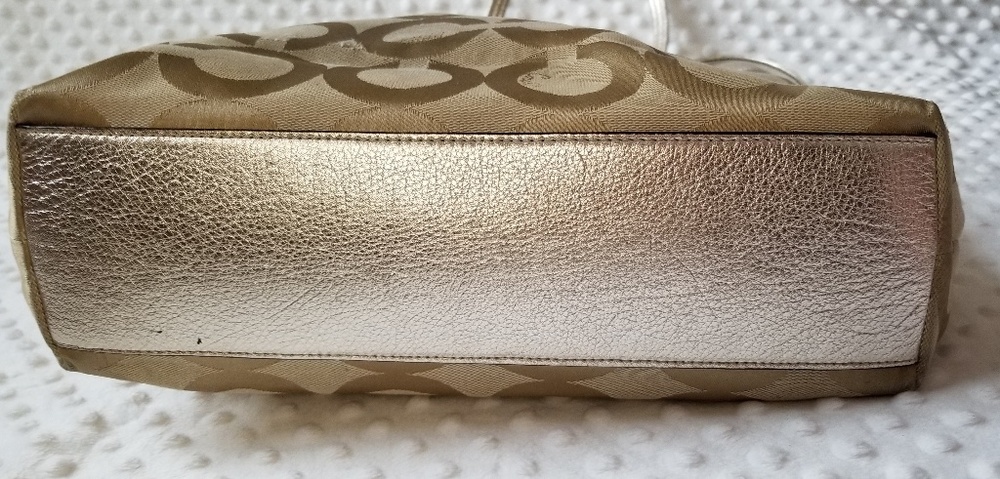 Sold Coach tote - Picture 2 of 6